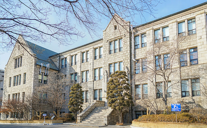 就近讀名?！n國梨花女子大學(xué)：“世界女性精英搖籃”