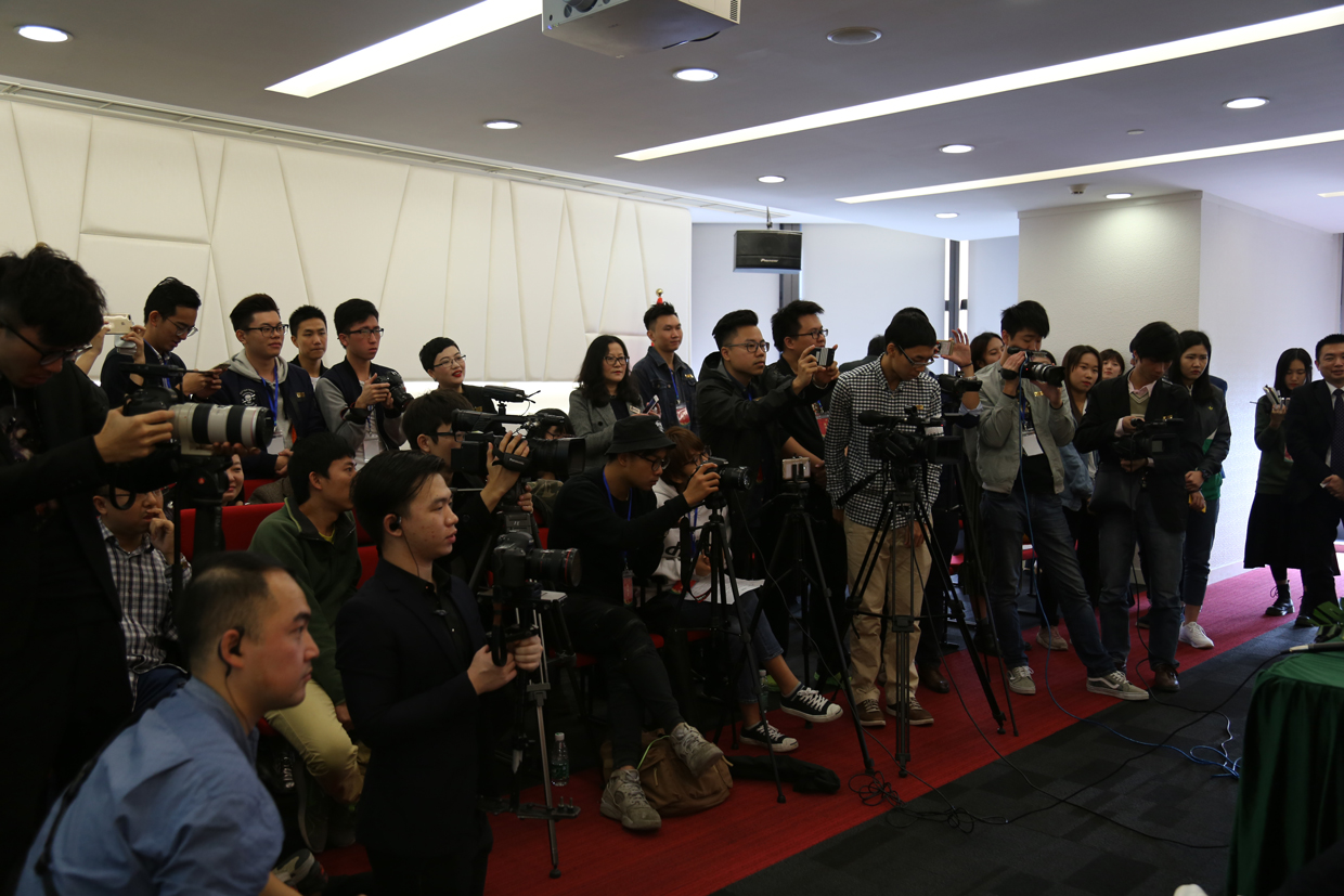 “世界球王”聯(lián)袂“移民教父”創(chuàng)經(jīng)典，資產(chǎn)全球配置開新篇