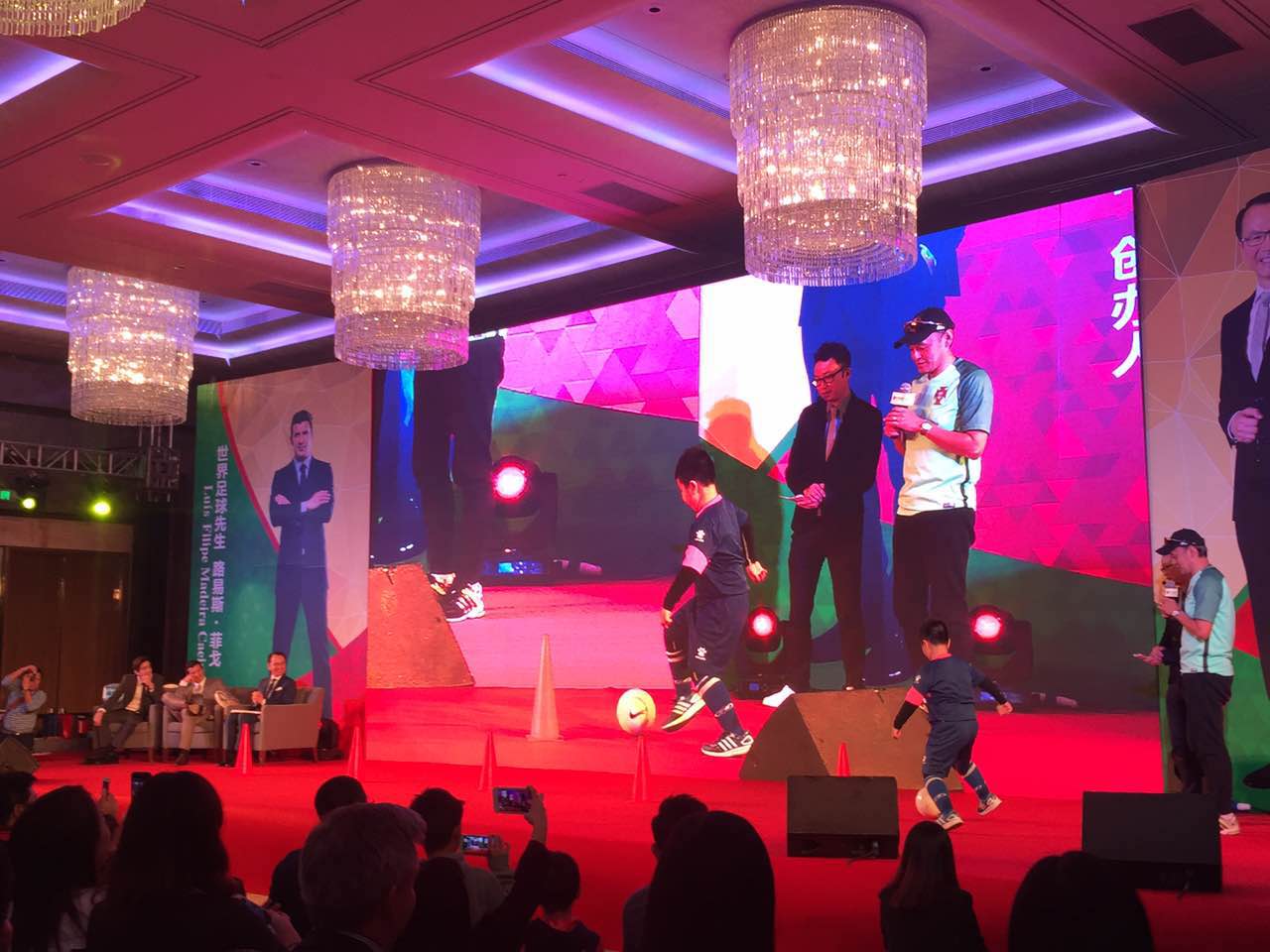 “世界球王”聯(lián)袂“移民教父”創(chuàng)經(jīng)典，資產(chǎn)全球配置開新篇