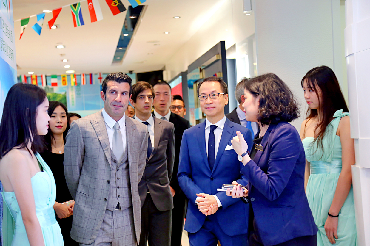 “世界球王”聯(lián)袂“移民教父”創(chuàng)經(jīng)典，資產(chǎn)全球配置開新篇