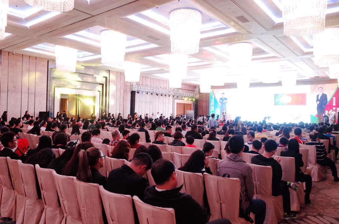 “世界球王”聯(lián)袂“移民教父”創(chuàng)經(jīng)典，資產(chǎn)全球配置開新篇