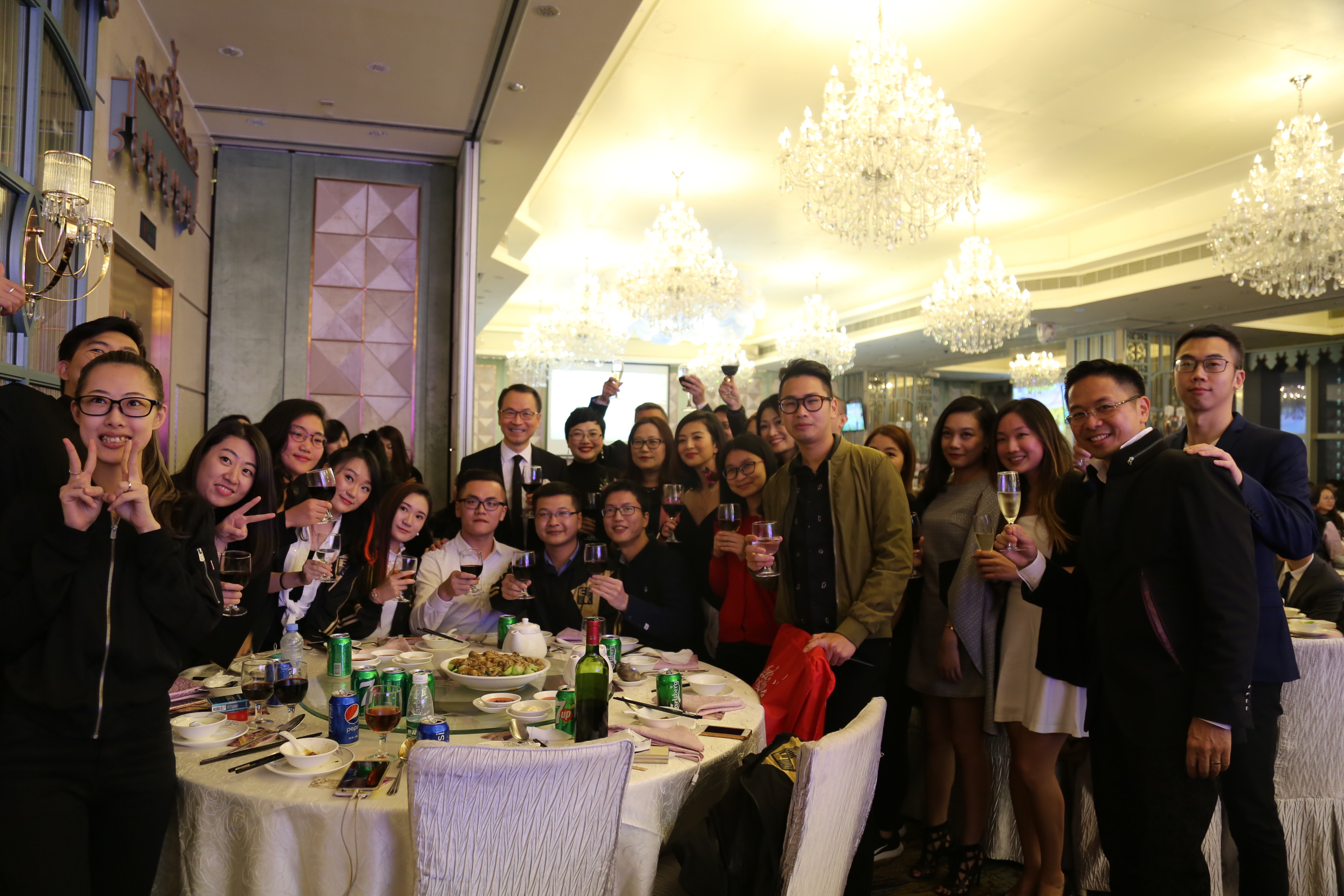 “感恩共贏，2017齊創(chuàng)未來(lái)”景鴻集團(tuán)年慶晚會(huì)精彩回顧