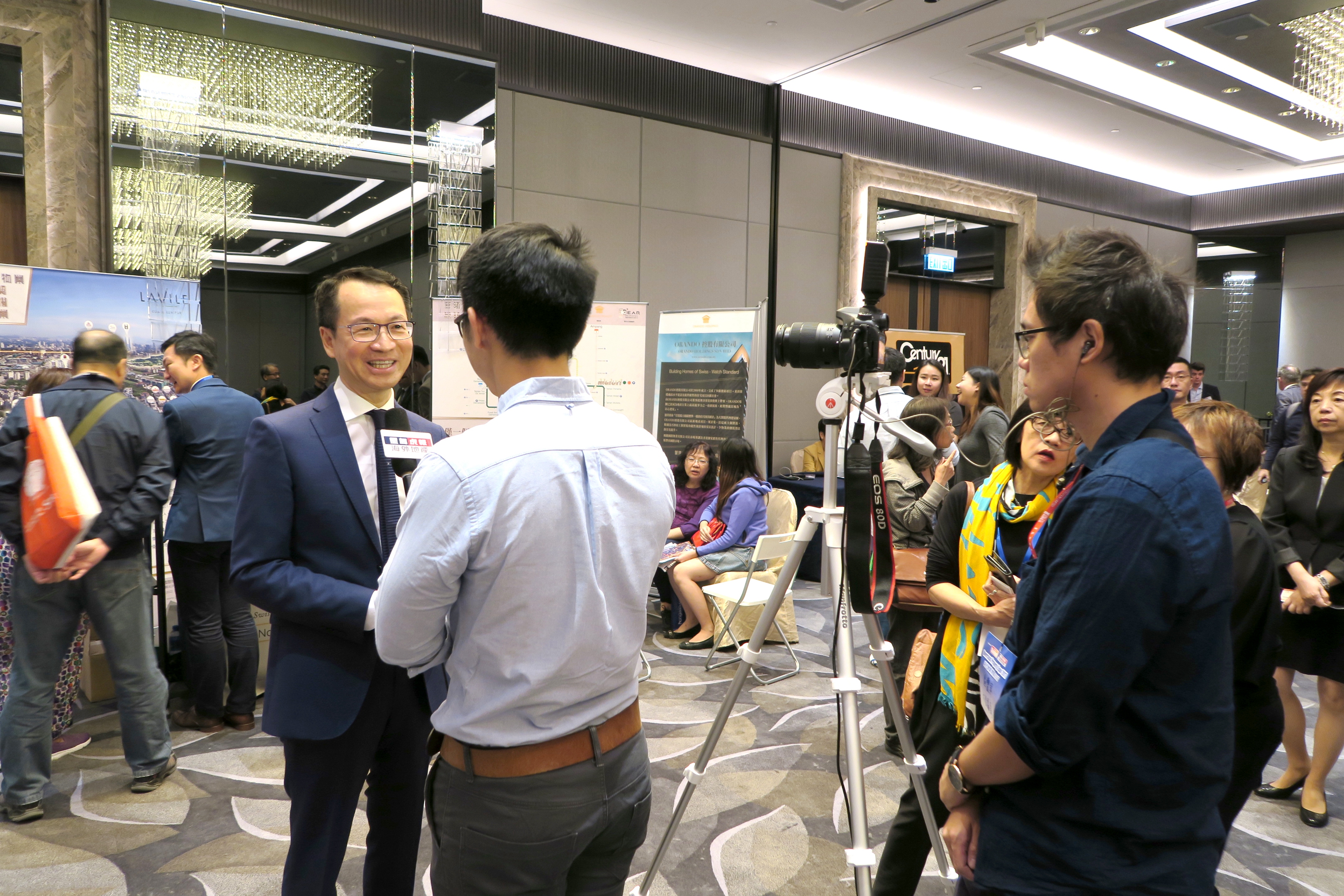 [景鴻快訊] 「海外物業(yè)博覽2017」關(guān)景鴻博士分享移民及移民投資機(jī)遇 