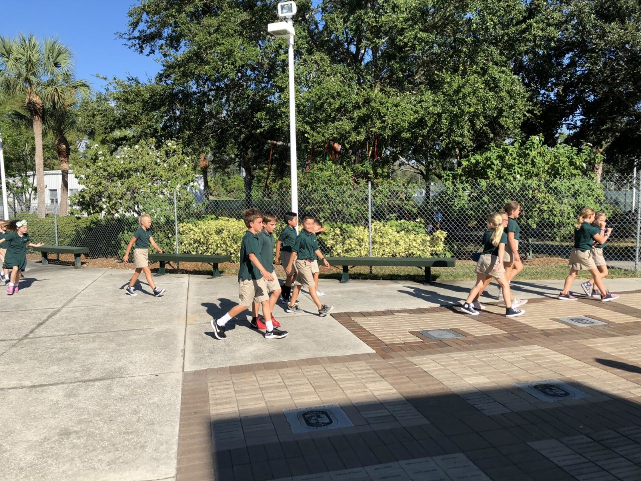 [熱門推薦]@家長們，這里有一份16歲以下孩子出入境證件的辦理指南，請查收