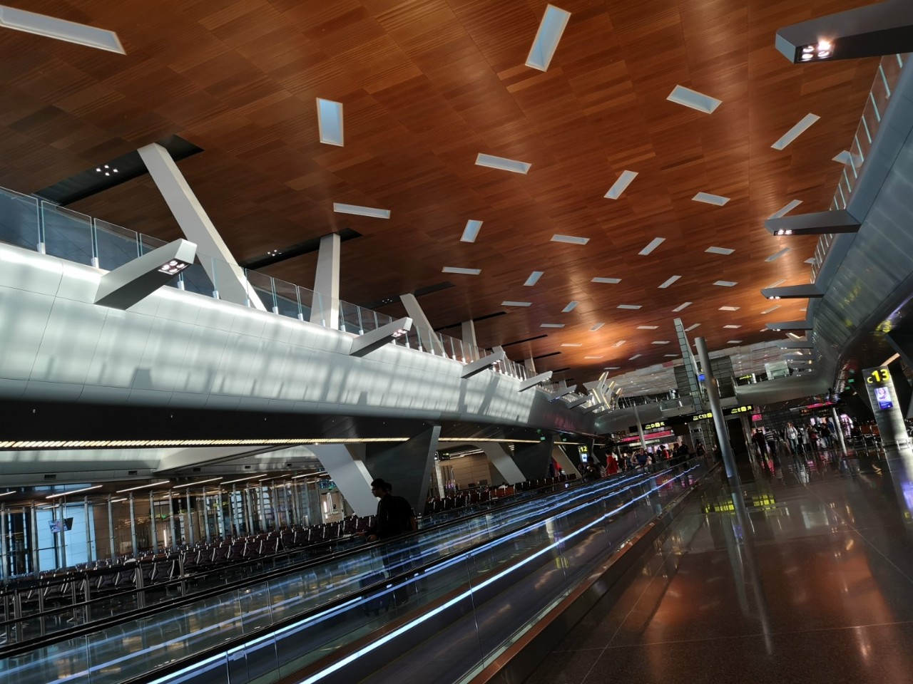 [實時焦點]“過邊檢不是走紅毯”，各國通關(guān)時，有什么需要注意