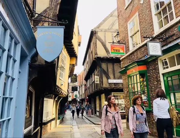 人在國(guó)外，這些電話要慎接！