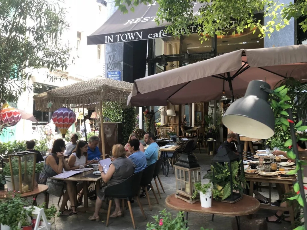 人在國(guó)外，這些電話要慎接！