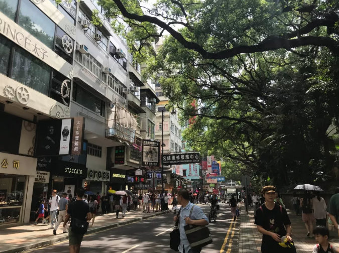 香港對(duì)來(lái)港人士檢疫措施繼續(xù)延期，這26類人可獲豁免！