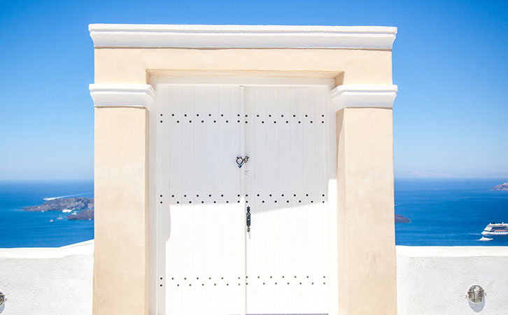 為什么要在希臘買房辦理身份，事業(yè)有成的她說(shuō)原因很簡(jiǎn)單