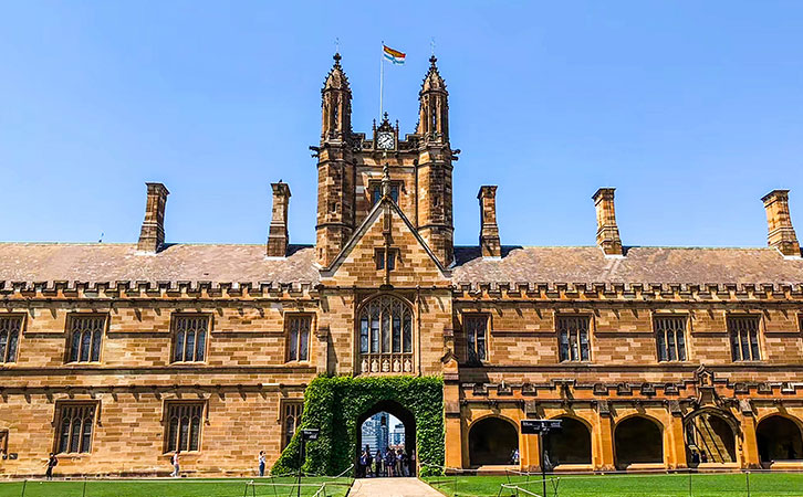 澳洲投資移民188類“居留轉(zhuǎn)永居”有什么條件？