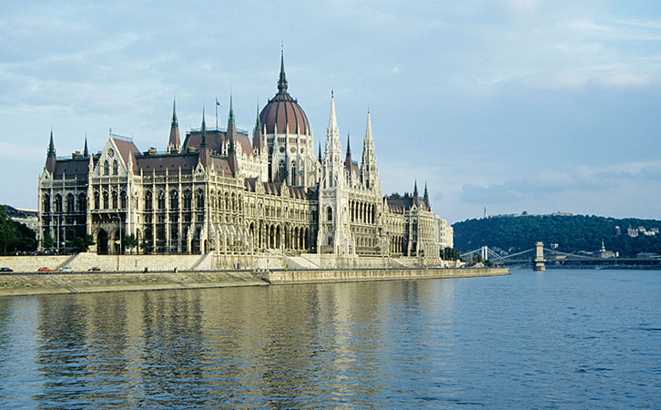 一周資訊：香港優(yōu)才配額增加；各國(guó)入境措施有變化