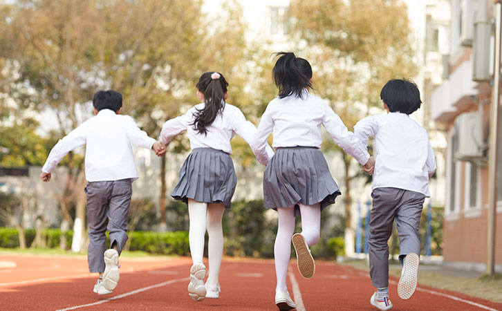 擁有香港身份的學生，可以通過哪些途徑進入內(nèi)地大學讀書？