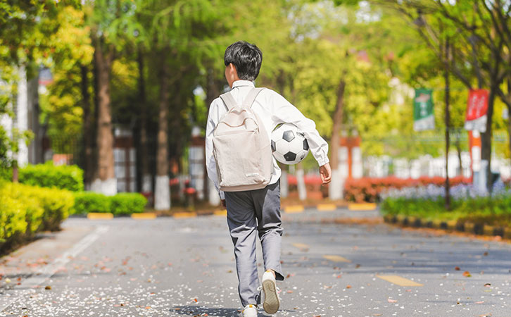 希臘移民|生活歲月靜好，中產(chǎn)家庭到底在焦慮什么？