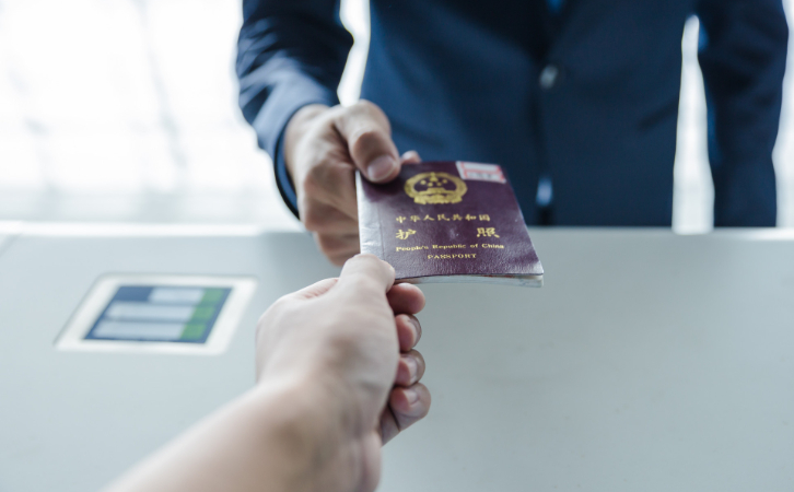 中國(guó)出入境無(wú)需再申報(bào)核檢信息；持這一身份的外國(guó)人可赴華