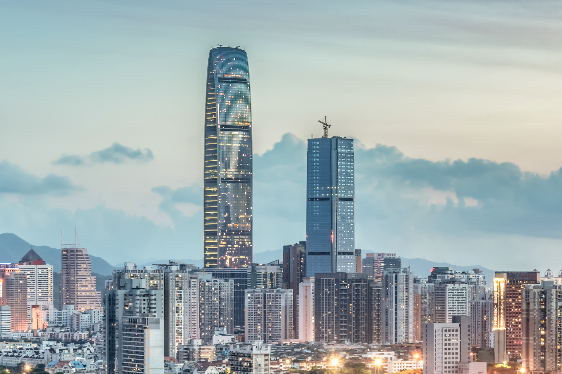 大灣區(qū)再推一系列惠港福利政策，取得香港身份在內(nèi)地有多香？