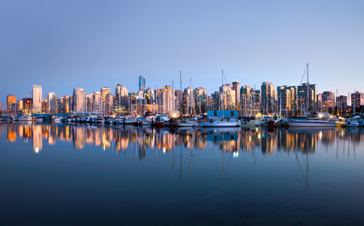 移民加拿大并非高精尖人士專利，身邊的常見職業(yè)者一年半就成功收獲楓葉卡？