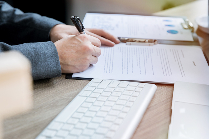 不用豪擲千萬，香港“天時地利人和”優(yōu)勢加持，這類人不拿香港身份就虧了！