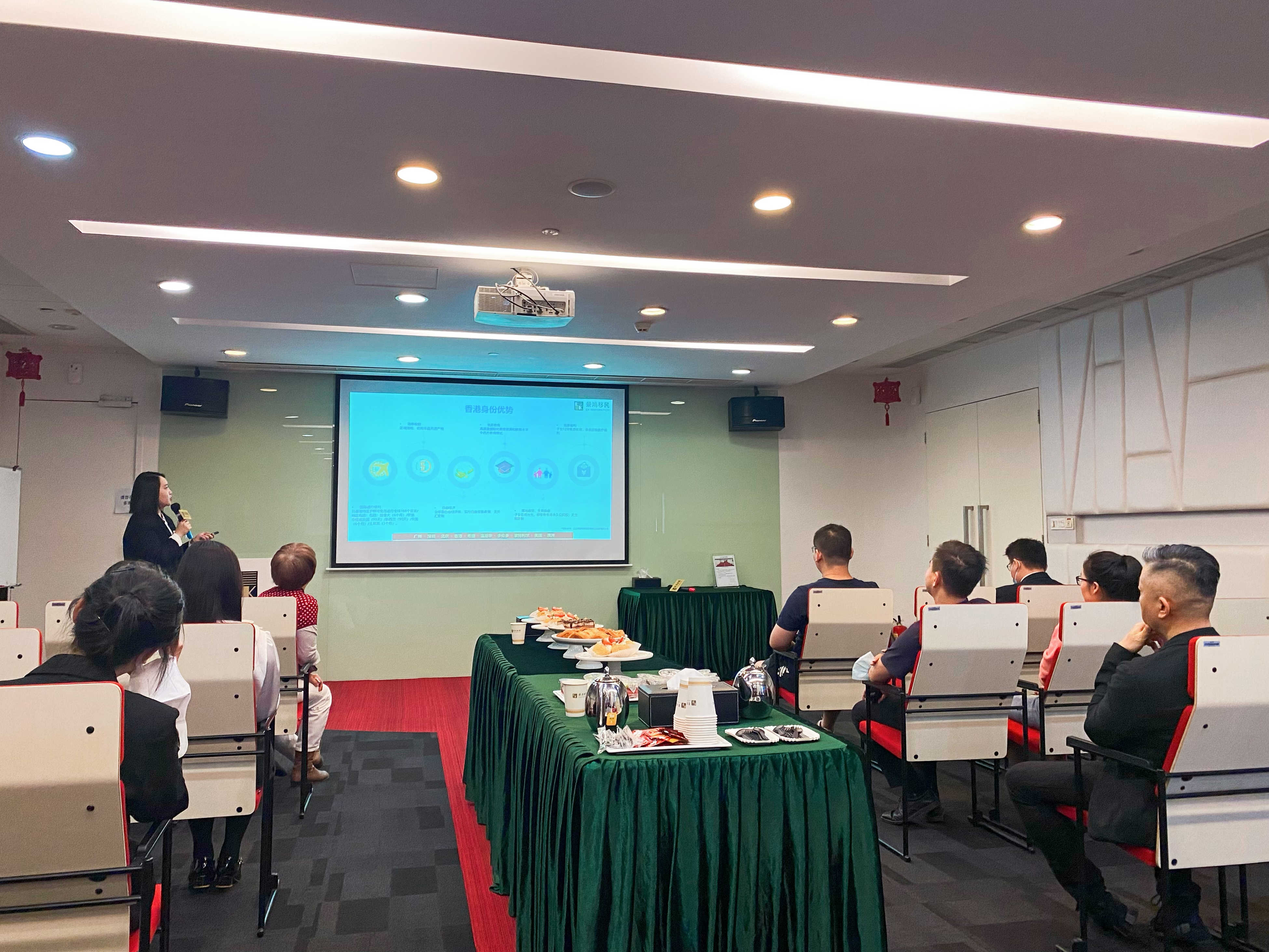 為什么說(shuō)拿香港身份的風(fēng)口已到？“搶人才”力度空前，看完您就知道了！