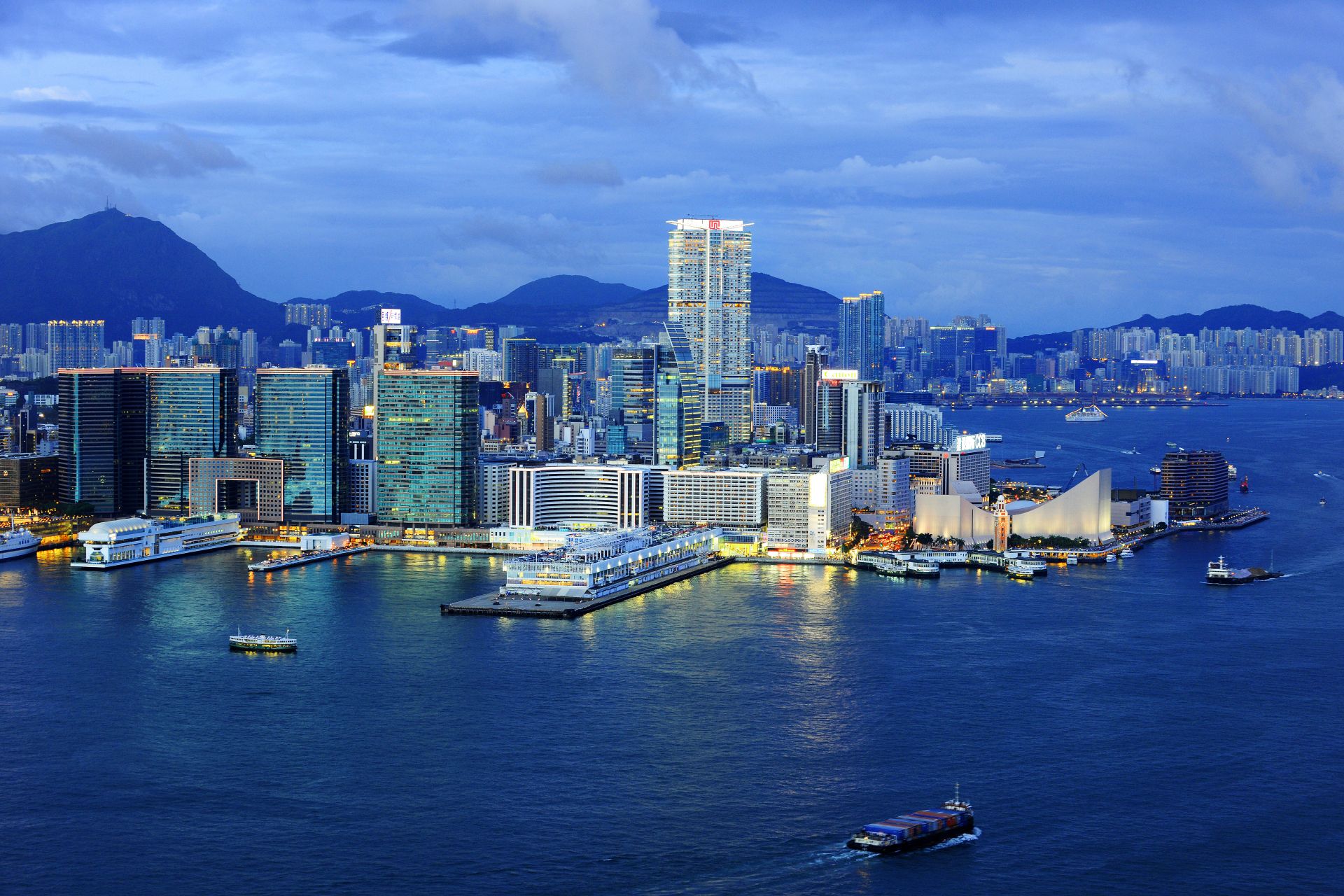 想拿香港身份但是工作經(jīng)驗少？那就別錯過這兩個方式！