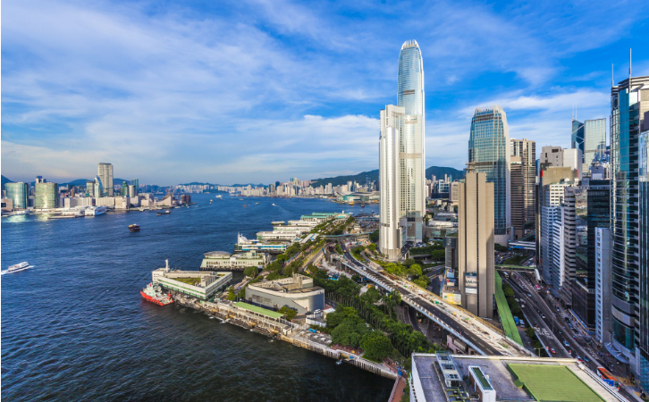 年齡偏大=無緣香港身份？57歲的她，通過這一方式成功獲批！