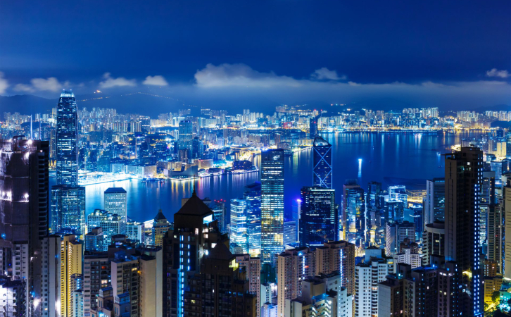 誰(shuí)說(shuō)香港只青睞年輕人？這個(gè)無(wú)年齡上限的項(xiàng)目，能助您快速拿香港身份！