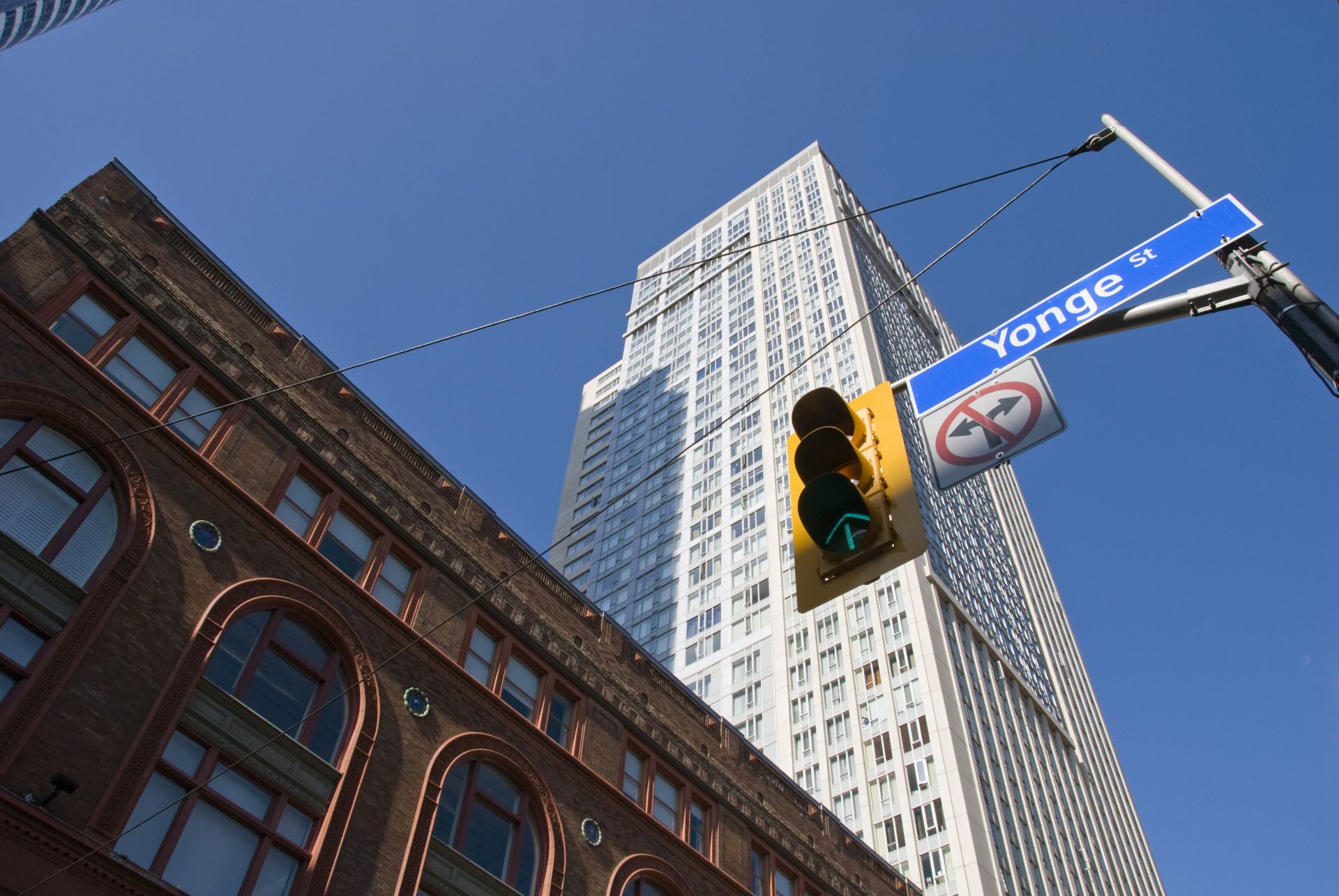 加拿大官宣留學(xué)生數(shù)量將削減35%！畢業(yè)工簽、配偶工簽受影響！