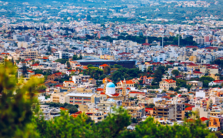 兩大歐洲綠卡項(xiàng)目全方位比對，哪個(gè)更適合您和家人選擇？