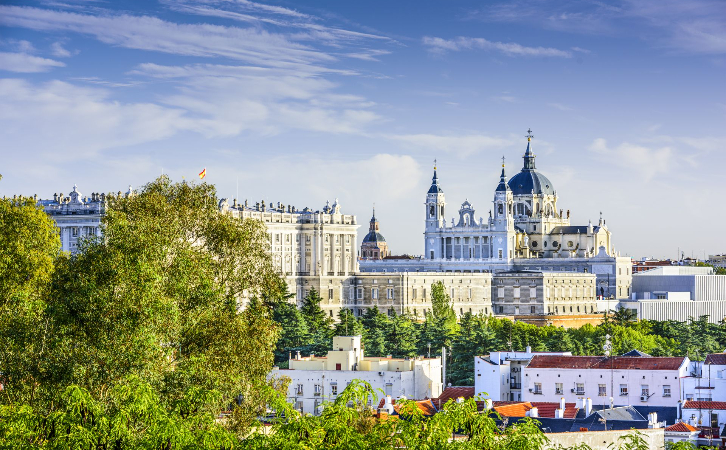 引起廢除之爭？這黃金簽證沒有居住要求、購房即可移民，確實有點“過分”！