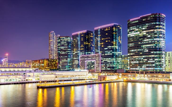 大專學歷、專業(yè)與工作不對口、公司持股情況復雜？兩個月收獲香港身份？