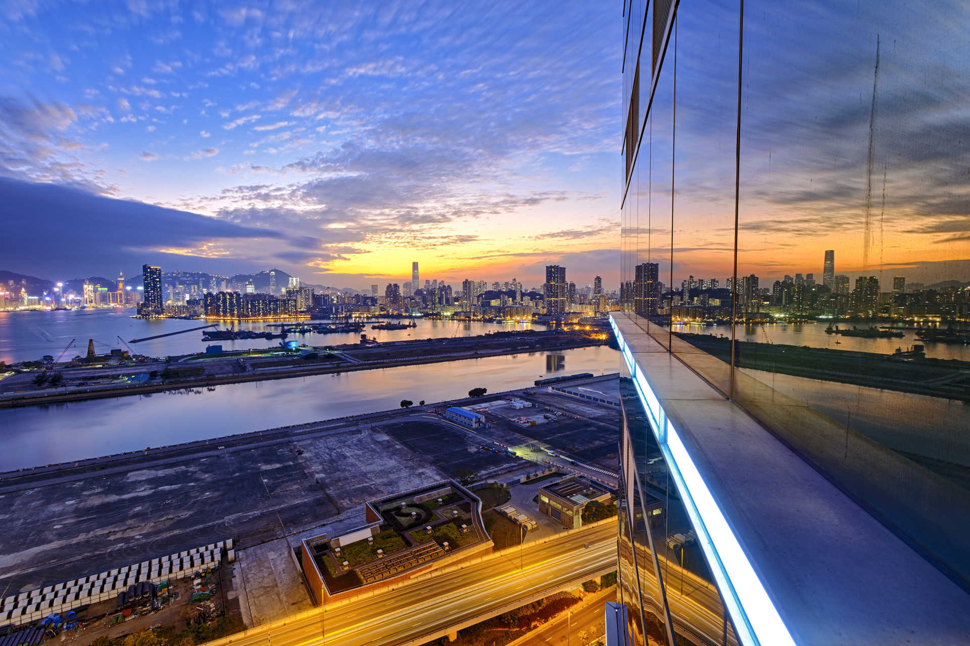 最新！廣東立法支持港澳青年在大灣區(qū)就業(yè)創(chuàng)業(yè)，別忘了拿這些補(bǔ)貼！