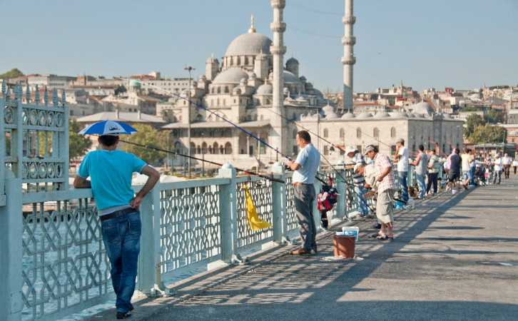 您以為土耳其公民身份只是移居美國(guó)的“跳板”身份這么簡(jiǎn)單？