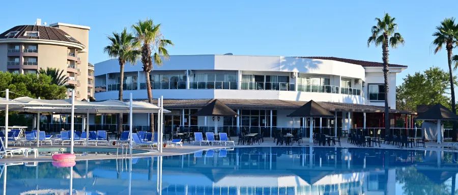 2691人身份“爆雷”|“打1折”4萬美元“買”護(hù)照+房產(chǎn)，您敢信？