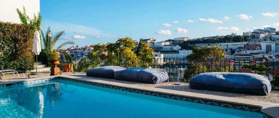 聽說有美、澳國籍的好萊塢著名女星移居到這里？為何大國人士紛紛“擠入”小國家？