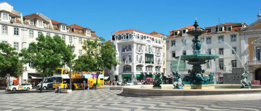 花了3000萬配置香港身份還不夠，還要配置一個Plan B身份？1+1＞2原來這么“香”